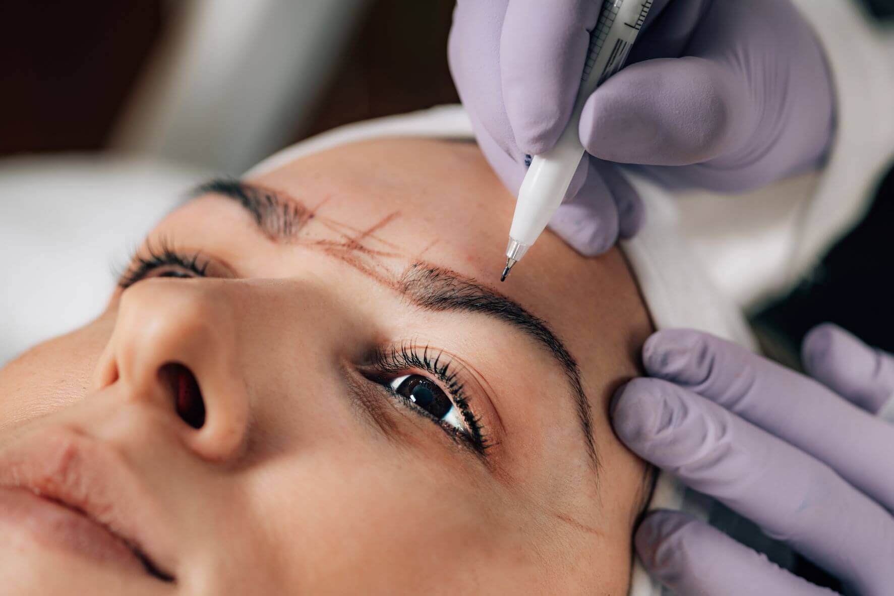 Mit MICROBLADING selbständig machen: Alles, was du dazu wissen musst