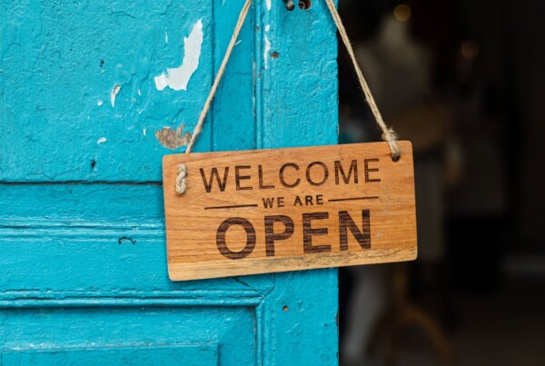 Schaufenster Deko Friseur (c) pexels.com